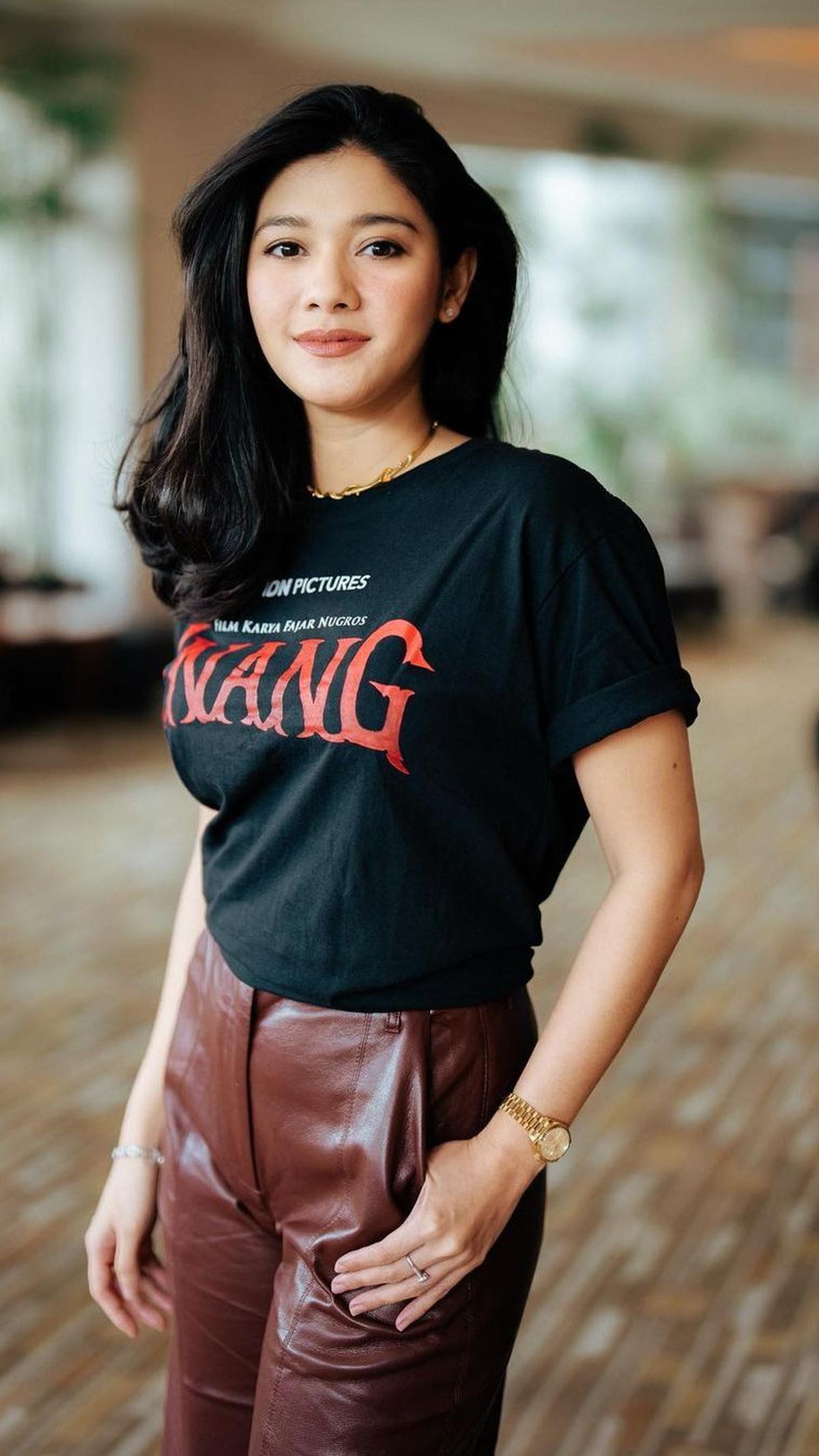 Pesinetron cantik Naysilla Mirdad mewarisi rambut hitam dan tebal yang dimilikinya dari sang ibu, aktris senior Lydia Kandouw.