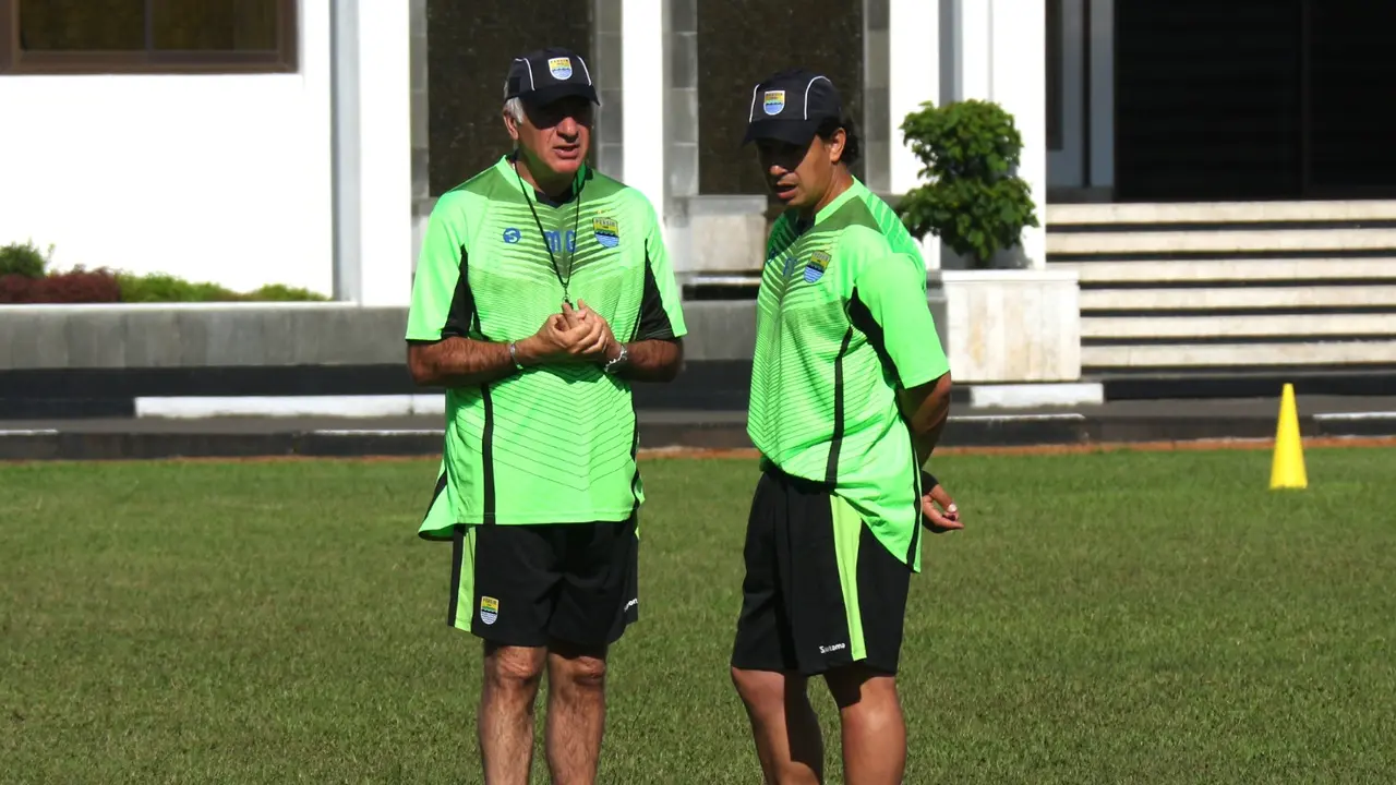 Mario Gomez dan Fernando Soler