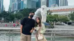 Dalam unggahan media sosial Instagramnya, Sinta menuliskan bahwa sudah sampai tiga tahun ia tidak pulang ke Indonesia. Pada awal tahun ini ia pun pulang ke Tanah Air bersama suami dan menyempatkan liburan bareng ke Singapura. Tinggal di New Caledonia, Prancis, sudah cukup jarang ia kumpul bersama sahabatnya, Jojo. (Liputan6.com/IG/@sisisinta)
