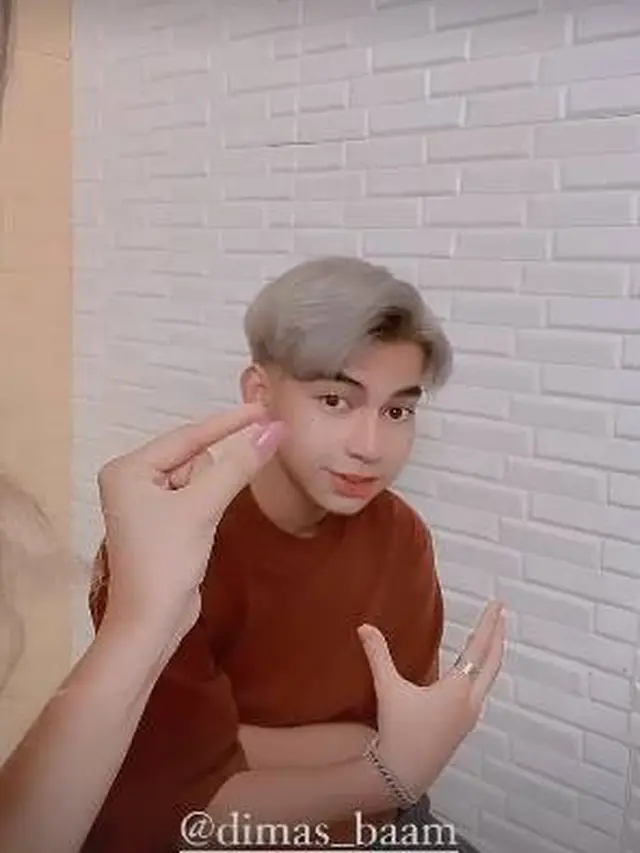 7 Gaya Rambut Baru Dimas Ahmad yang Kini Tampil Bak Artis Korea