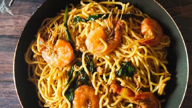 Mi Kangkung Belacan dari resep Cookpad @mira_rozanna.