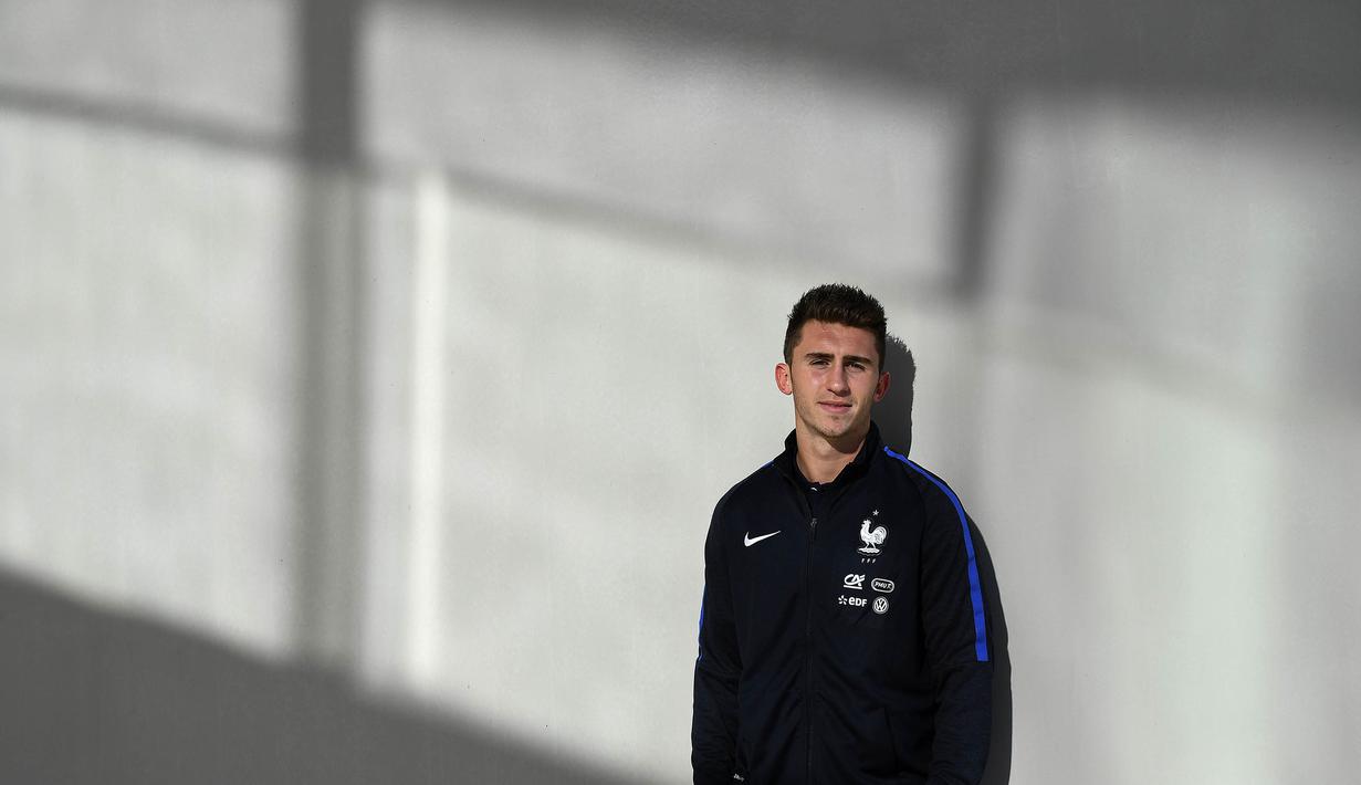 8. Aymeric Laporte (Athletic Bilbao), berkualitas namun harganya ditaksir mencapai 65 juta milliar poundsterling. Guna mendapatkannya MU harus bersaing dengan sejumlah klub besar lainnya seperti Barcelona dan Real Madrid. (AFP/Franck Fife)