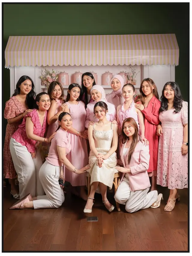 Isi Souvenir Bridal Proposal Syifa Hadju untuk Bridesmaid dari Mesin Kopi SMEG hingga Emas, Total Rp15 Juta-an