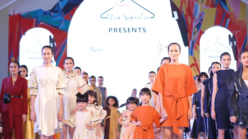 Show Tities Sapoetra Project di Fashion Nation 13th Edition