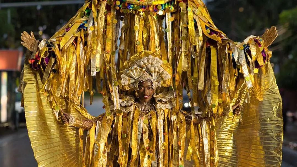 8 Kostum Nasional yang Menarik Perhatian di Panggung Miss Universe 2022 ...