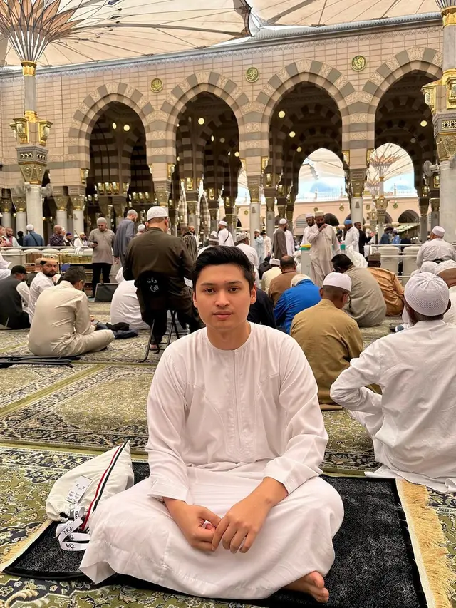 9 Pesona Tampan Rizki Natakusumah yang Jadi Jawaban Doa Beby Tsabina Saat Minta Jodoh