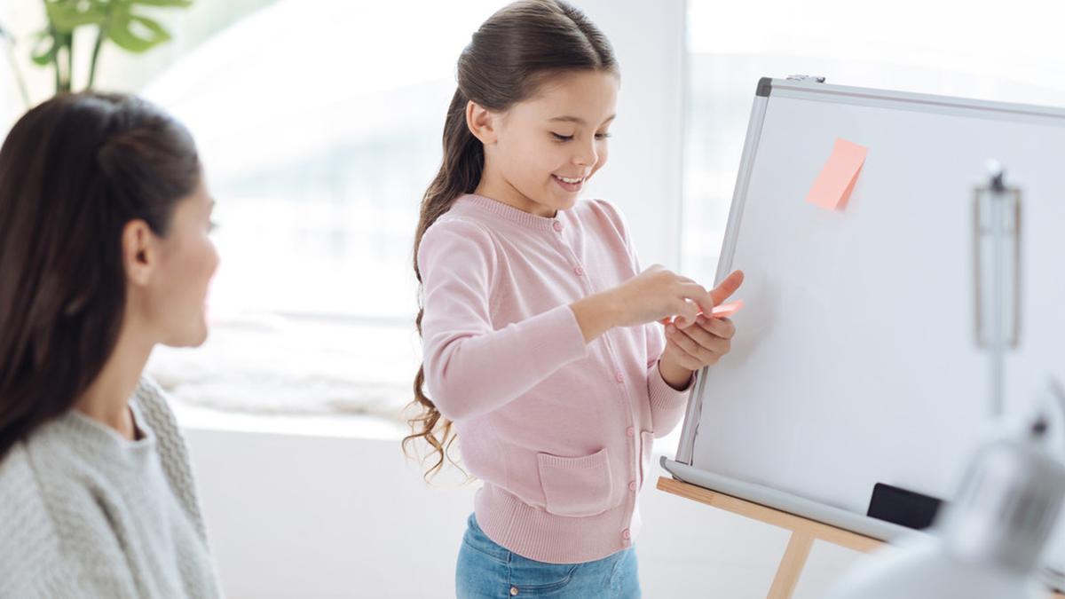 7 Cara Mendidik Anak Agar Pintar dan Kreatif - Parenting Fimela.com