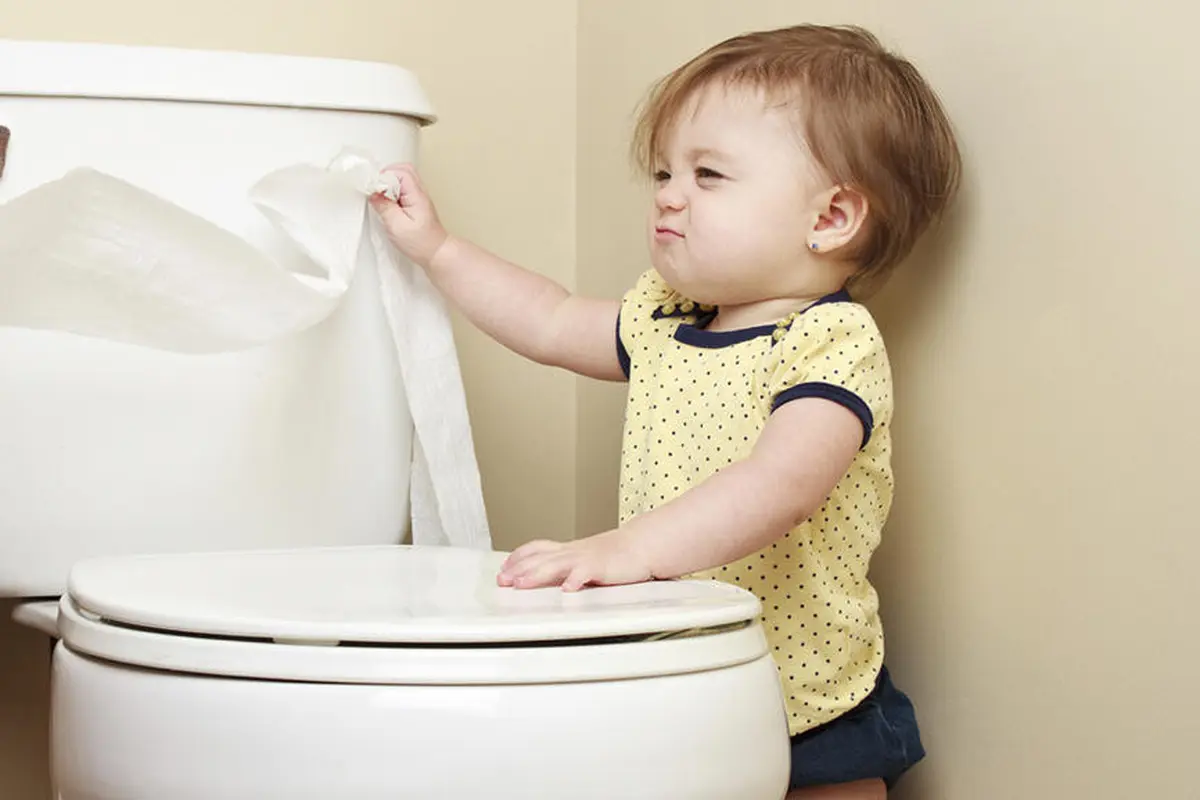 [Bintang] Buat Cewek, 5 Hal Ini Penting Dilakukan Sebelum Masuk Toilet Umum