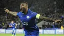 Ekspresi kapten Leicester City,  Wes Morgan usai membobol gawang Sevilla pada leg kedua Babak 16 Besar Liga Champions di Juventus stadium, (14/3/2017). Leicester City menang 2-0. (AP/Rui Vieira)