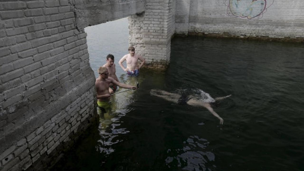 Sensasi angker berenang di danau bekas penjara dan tambang tua