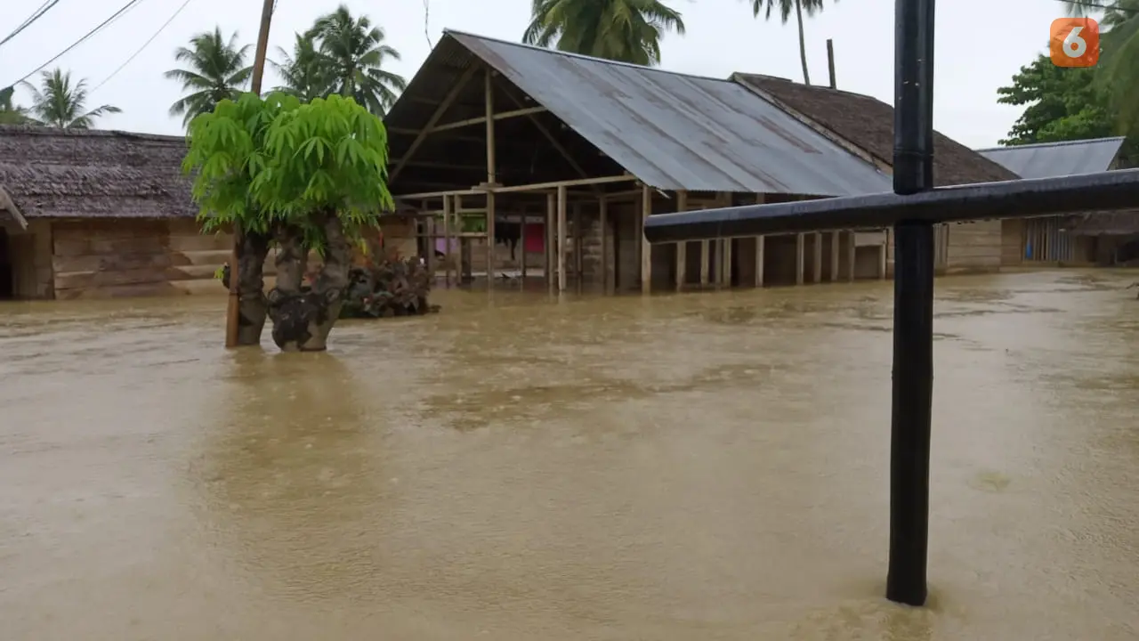 rumah terendam banjir di Poso