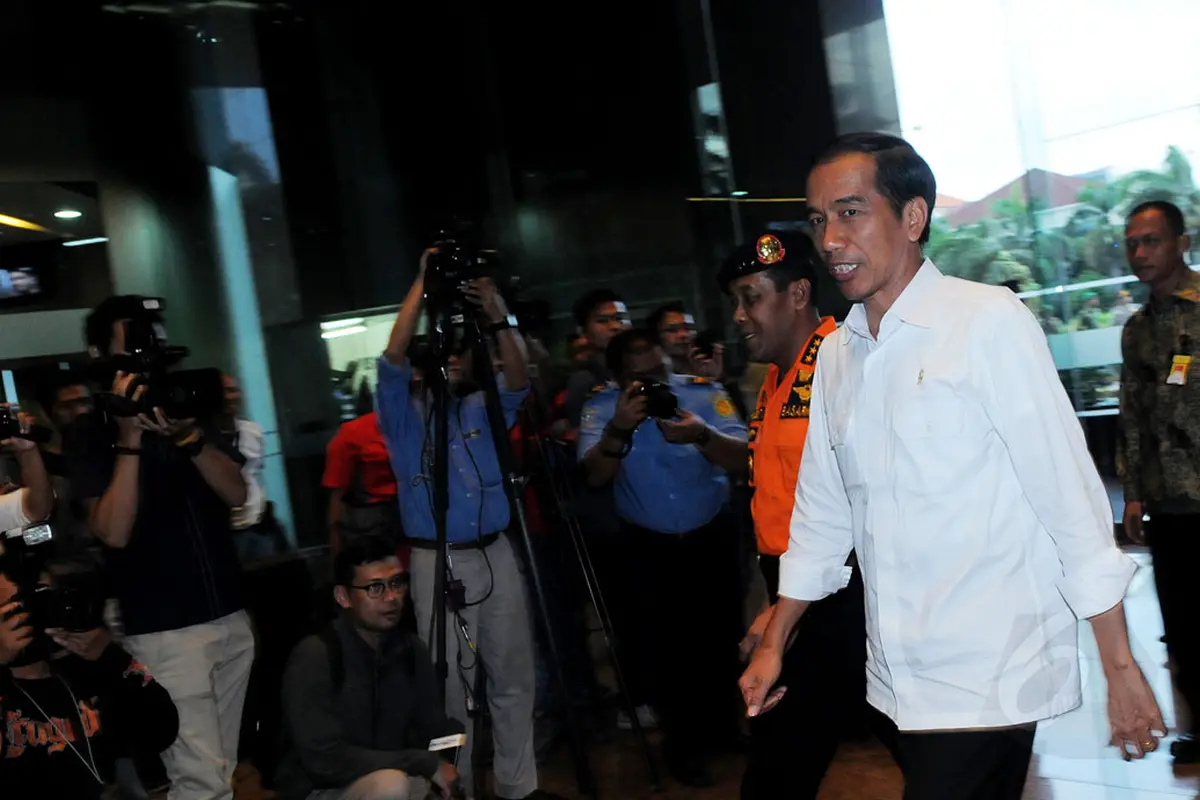 Datangi Basarnas, Jokowi Koordinasikan Pencarian AirAsia QZ8501