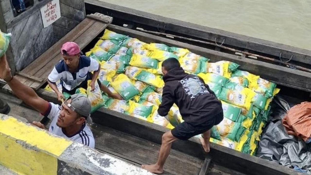 Fakta Unik Distribusi 10 Ton Beras Setiap Hari: Bulog Pastikan Beras SPHP Jangkau Pulau Terpencil di Kepulauan Riau