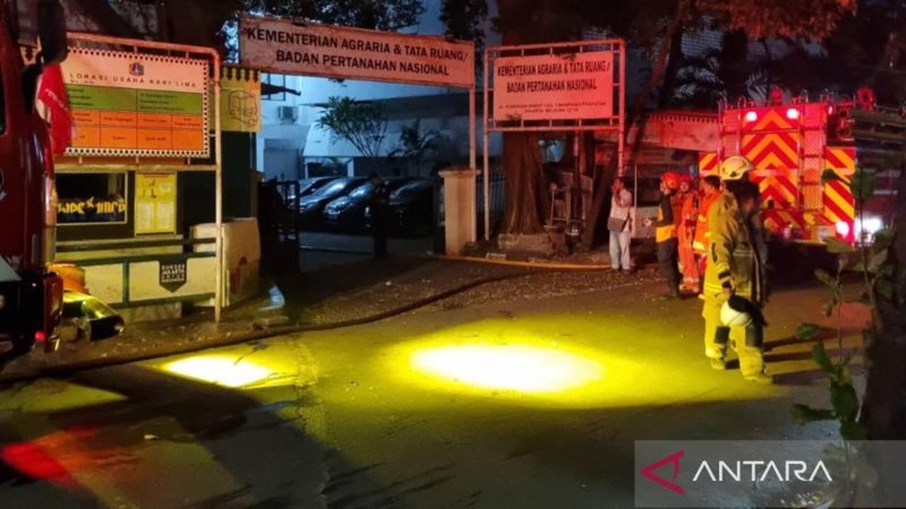 Gulkarmat Jaksel Pastikan Tak Ada Korban Jiwa dalam Kebakaran Mampang