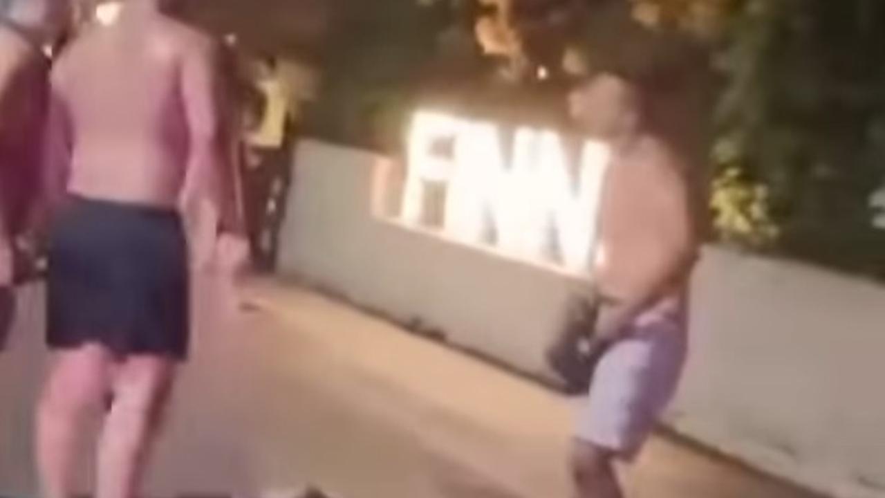 bule keroyok sekuriti di finns beach club bali