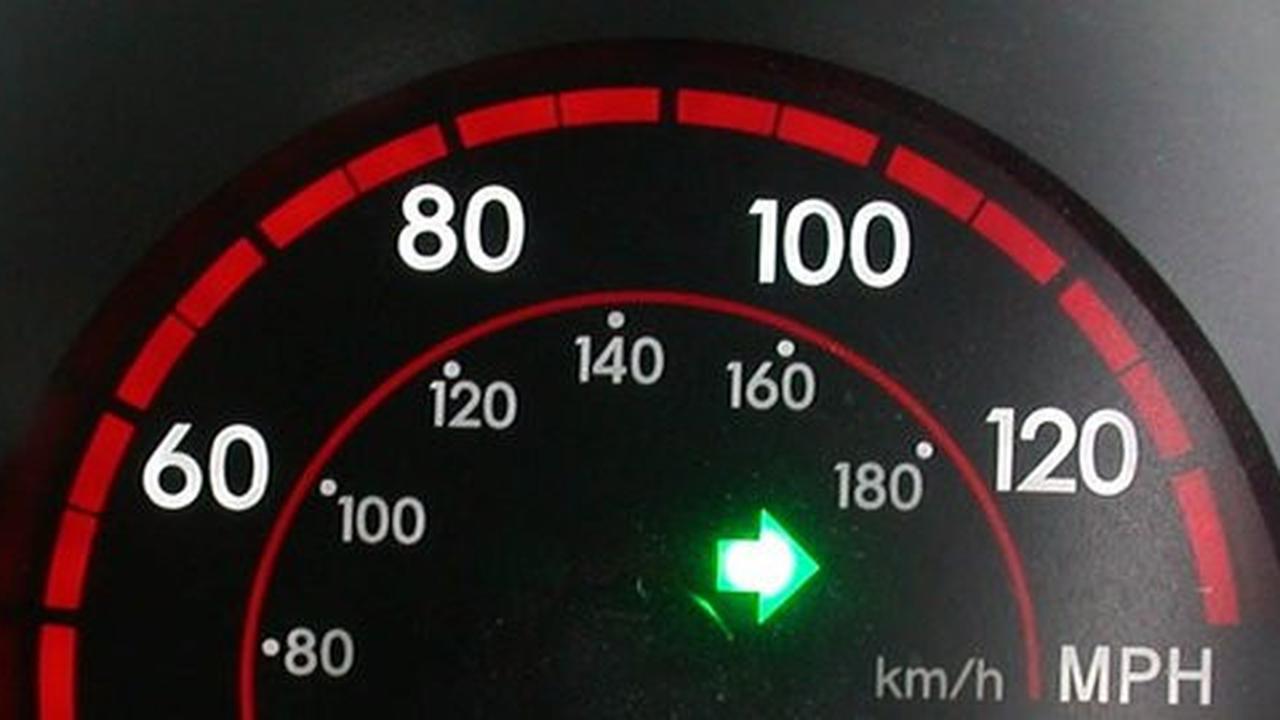 Tidak memberikan lampu sign