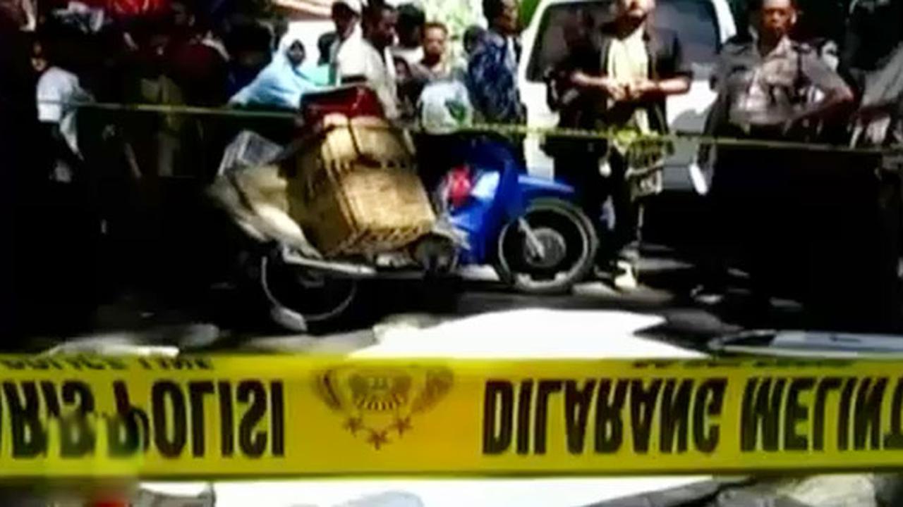 Wanita-Tertimpa-Pohon