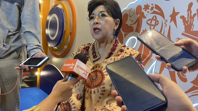 Titiek Puspa  saat ditemui di acara 25th Anniversary PT Uni-charm Indonesia Tbk, Jakarta Pusat, Kamis, 24 November 2023.