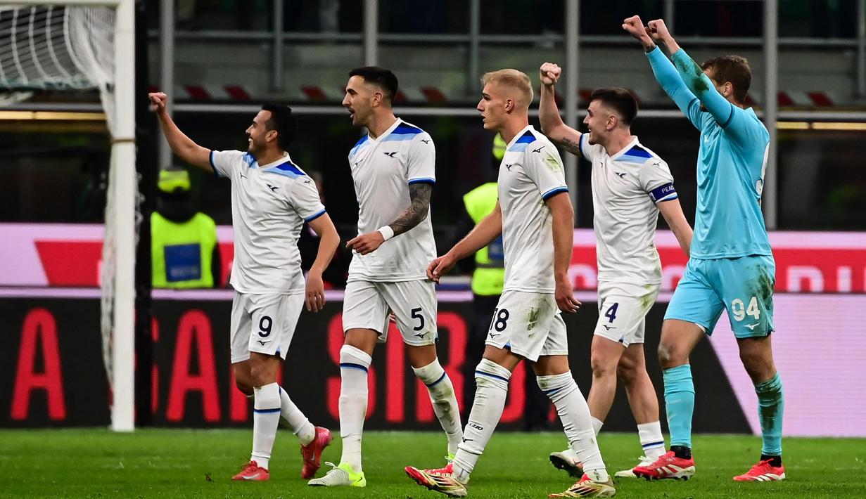 Kekalahan ini membuat AC Milan tertahan di posisi sembilan klasemen dengan poin 41. Sementara itu, Lazio sukses naik ke peringkat empat dengan poin 50 dari 27 laga. (Piero CRUCIATTI/AFP)