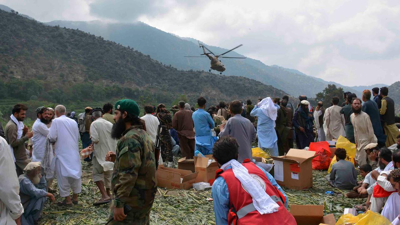 FOTO: Pemandangan Pilu, Gempa Hancurkan Satu Desa di Afghanistan
