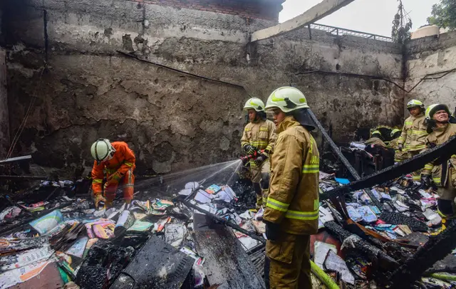 Gudang SDN Srengseng Sawah 04 Terbakar Saat Kegiatan Belajar Mengajar