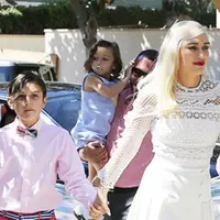 Paskah menjadi momen yang paling ditunggu umat Kristiani. Begitu pulang dengan Selebriti Hollywood. Gwen Stefani pun menghabiskan waktu dengan anak-anaknya! (FlameFlynet/HollywoodLife)