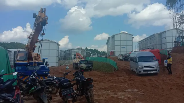 Hunian pekerja konstruksi di proyek IKN Nusantara.