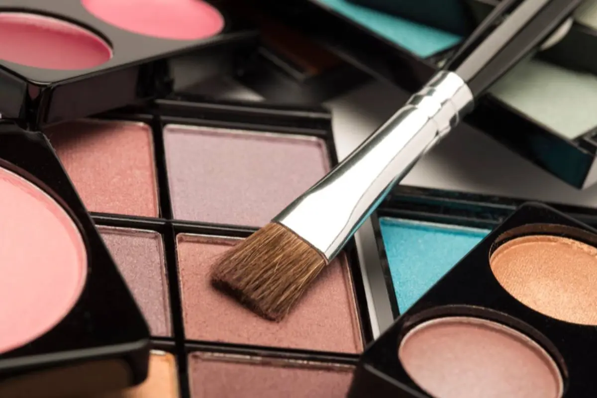 Eyeshadow Palette Viral Favorit Beauty Enthusiast untuk Tampilan Soft Glam Sehari-hari