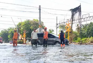 Banjir Rob di Jakarta Utara Sampai JIS