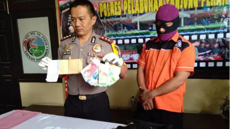 Lurah Tertangkap Basah Tarik Pungli ke PKL Surabaya
