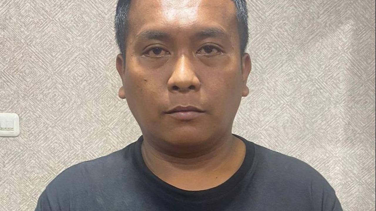 Polisi menetapkan M (30) seorang sopir taksi sebagai tersangka dugaan pemerasan terhadap korban seorang perempuan, Cindy Aulia, Kamis (28/3).