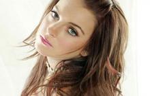 Asyik syuting, dada Lindsay Lohan kelihatan!