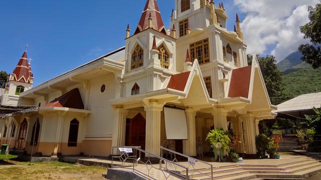 [Bintang] Melihat 'Wajah' Lain Flores yang Jauh Tersembunyi di Timur