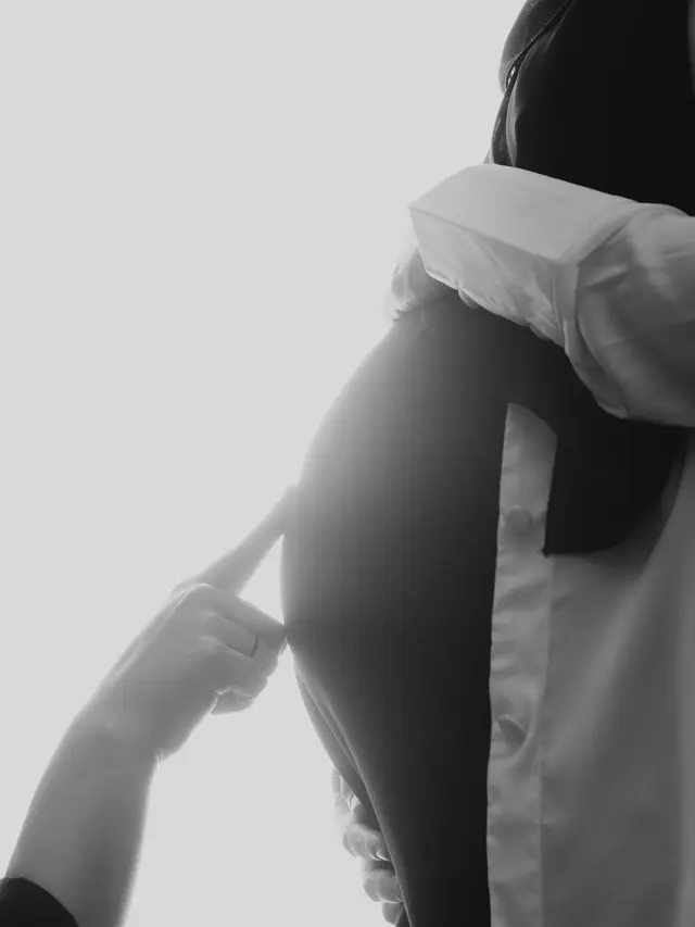 Jelang Melahirkan, Ini 6 Potret Maternity Shoot Henny Rahman dan Alvin Faiz