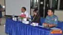 Citizen6, Tanjung Priok: Kadisku Kolinlamil Kolonel Laut (S) I.B. Rahyudo mengadakan mengadakan tatap muka dengan jajaran pejabat Bank BNI Tanjung Priok sebagai ajang silaturahmi sebagai pejabat baru, Minggu (20/5). (Pengirim: Kadispen Kolinlamil)