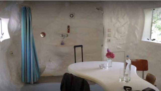 Berbentuk Seperti Anus, Hotel Ini Tawarkan Sensasi Menginap Tak Biasa