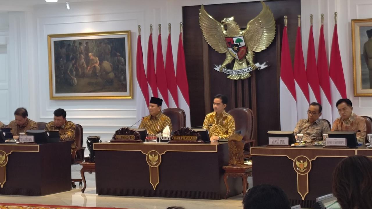 Presiden Prabowo pimpin sidang kabinet perdana