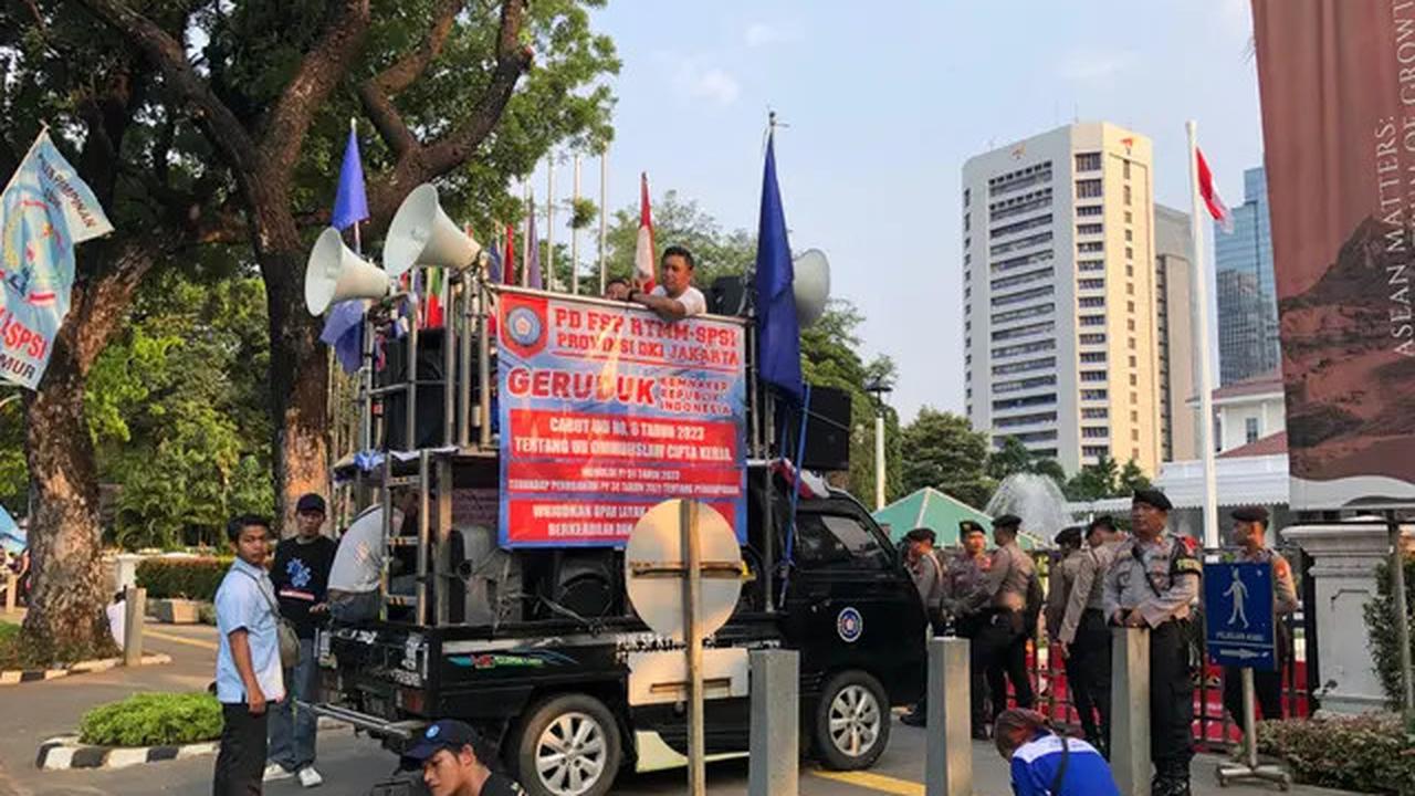 Demo Bakal Lanjut Hari Ini? Begini Kata Buruh