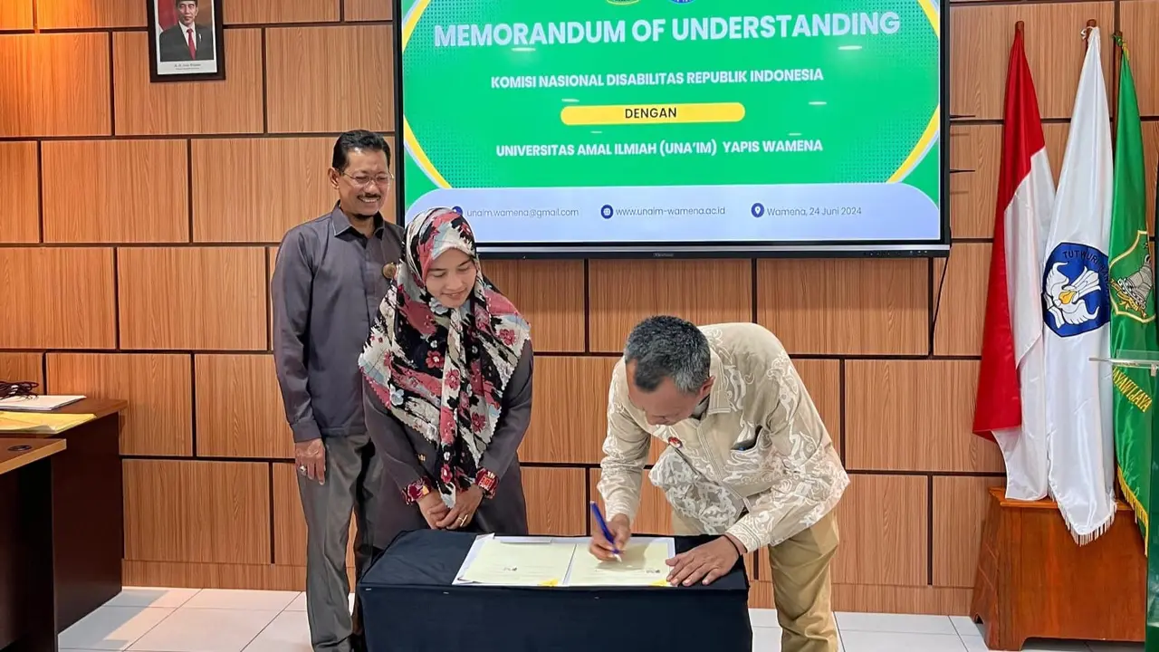 Universitas Amal Ilmiah Yapis Wamena menandatangani nota kesepakatan atau Memorandum of Understanding (MoU) dengan Komisi Nasional Disabilitas (KND) terkait kerja sama Pembentukan Unit Layanan Disabilitas (ULD) Bidang Pendidikan.