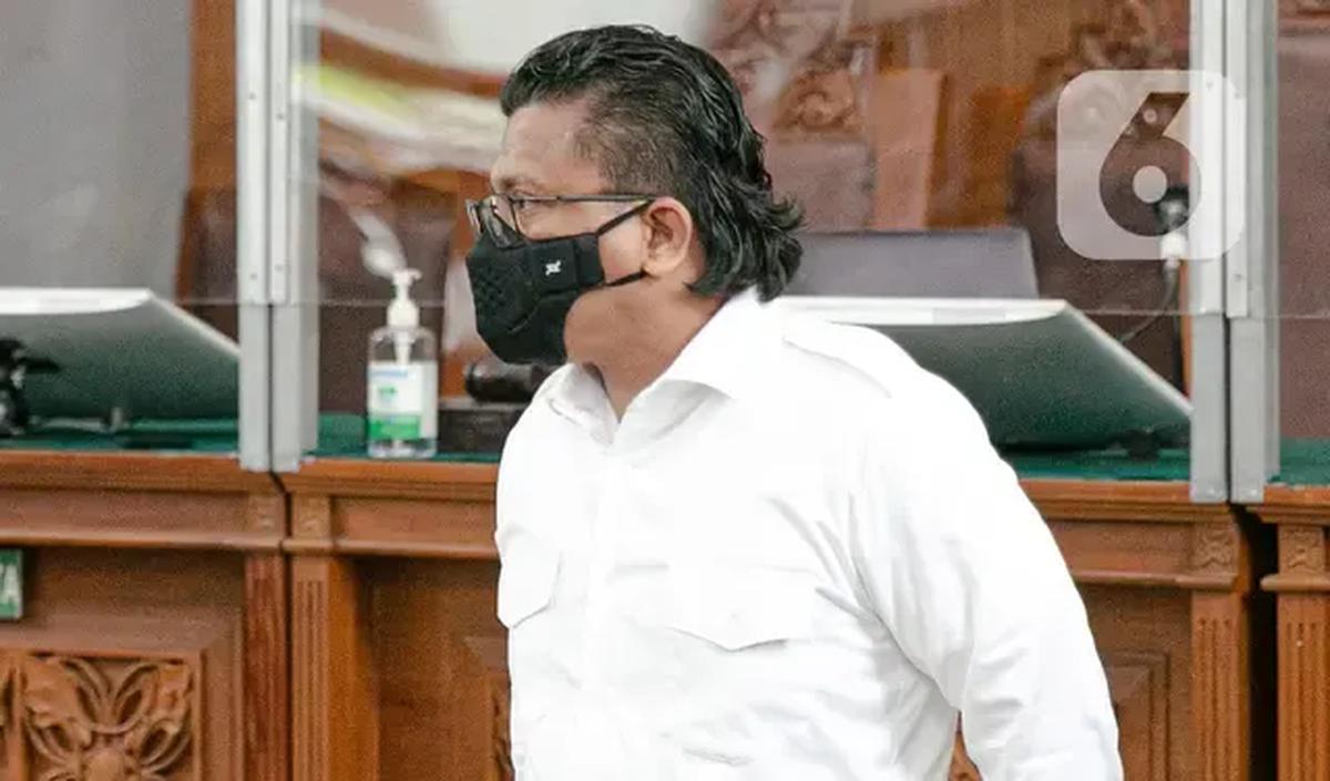 Guru besar bidang hukum tata negara ini mengingatkan jangan sampai ada permainan untuk mengubah vonis Sambo.