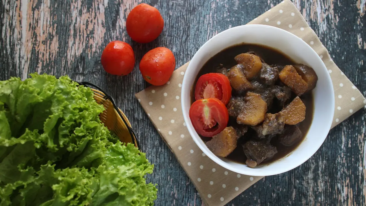 semur daging kentang sederhana