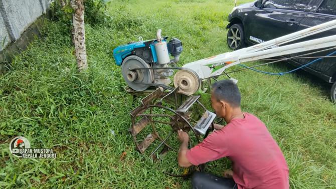 kanal YouTube BAPAK MUSTOFA KEPALA JENGGOT ©2021 Merdeka.com