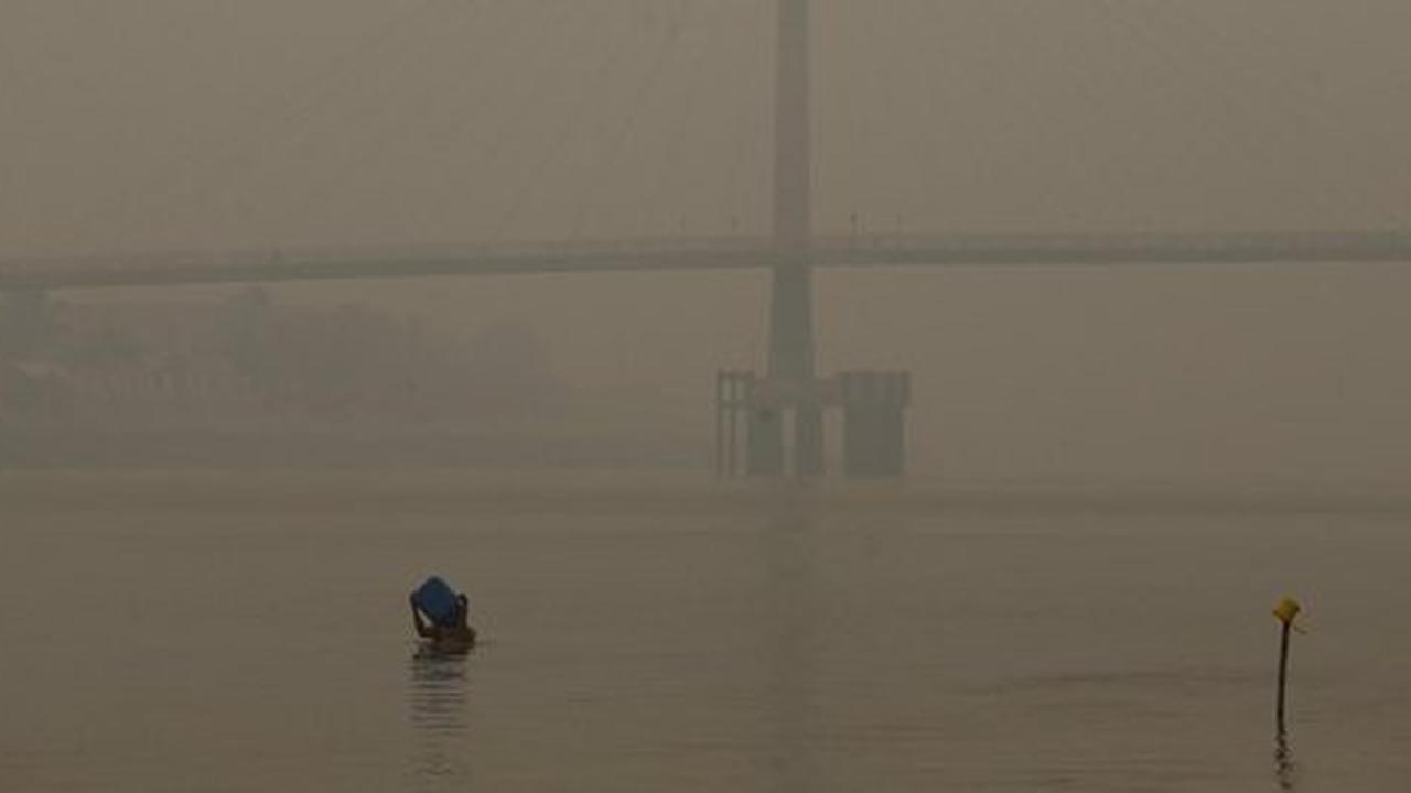 Sudah 25 pesawat dan helikopter digunakan buat atasi kabut asap