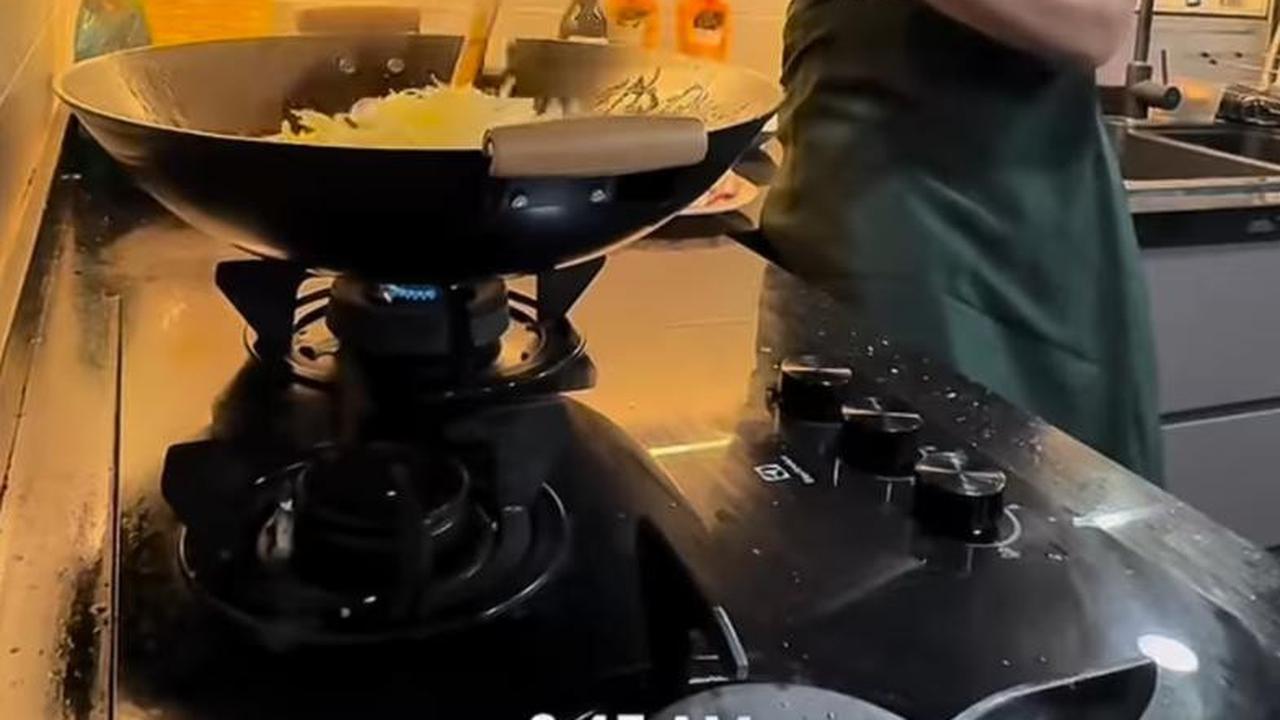 Aisar Khaled Masak Sahur untuk Berbagi, Mendapat Pujian Hangat dari Netizen
