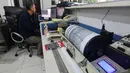 Petugas mengamati aktivitas Gunung Anak Krakatau melalui  alat seismograf  di Pos Pemantau Gunung Anak Krakatau di Pasauran, Kabupaten Serang, Banten, Minggu, 6 September 2026. (KLY/Arie Basuki)