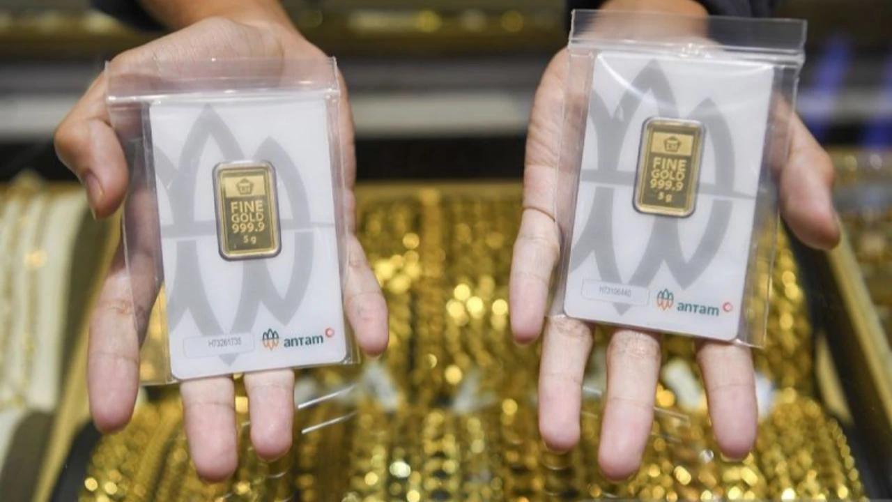 Harga Emas Antam Hari ini 22 April 2026 Turun Rp 50.000