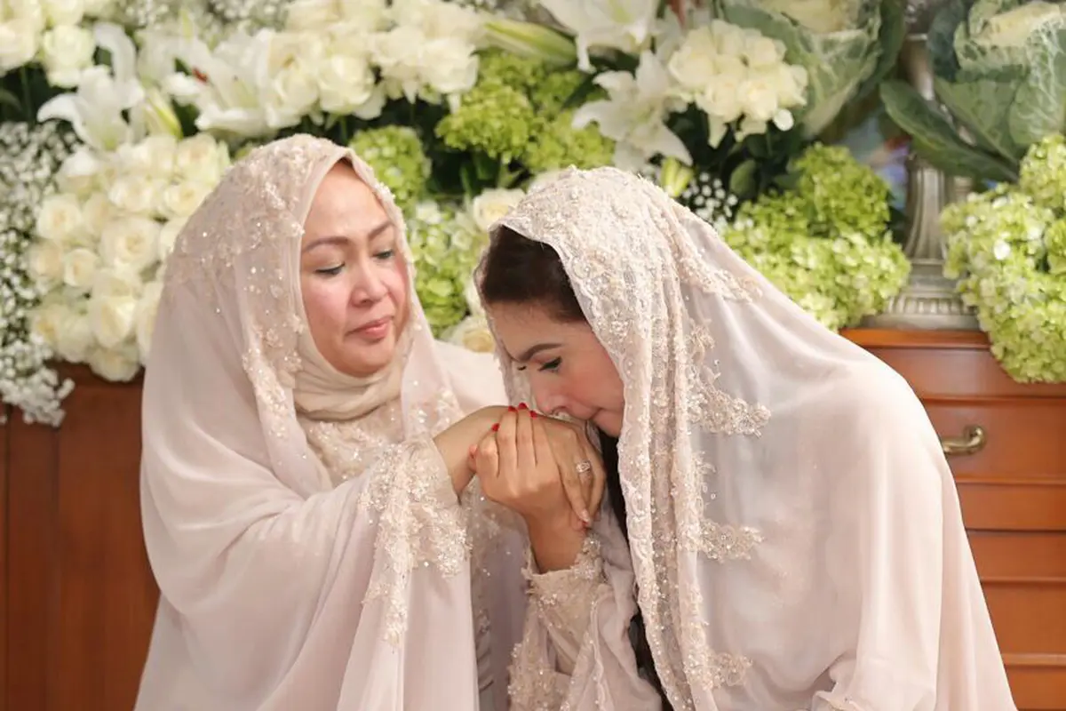 Nabila Syakieb dan ibundanya