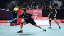 Ganda campuran Indonesia, Tontowi Ahmad/Liliyana Natsir saat melawan Lee Yang/Hsu Ya Ching (Taiwan) pada babak kedua Indonesia Masters 2018 di Istora Senayan, Jakarta, Kamis (25/1). Tontowi/Liliyana unggul 21-12, 21-10. (Liputan6.com/Helmi Fithriansyah)