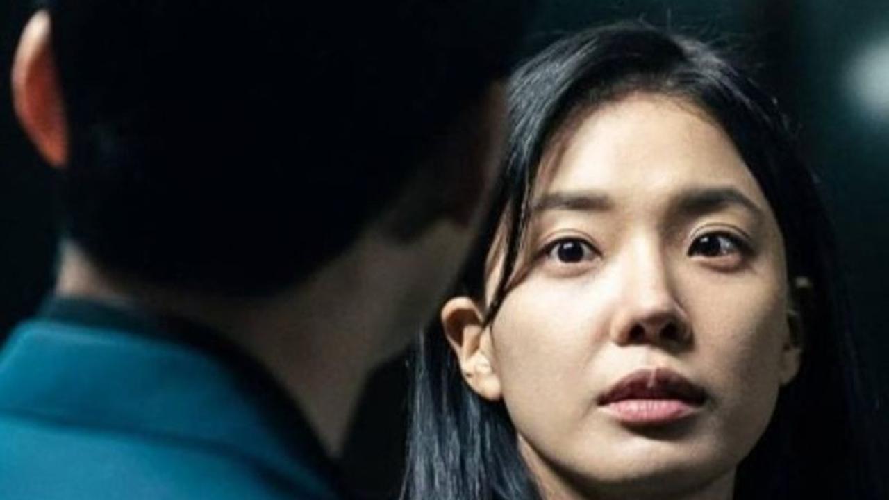 Episode 8-9 drama The Worst of Evil telah mengejutkan netizen dengan adegan ciuman antara Wi Ha Joon dan Im Se Mi.