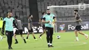 Dalam sesi latihan sebelumnya, Timnas Bahrain mencoba mengembalikan fisik dan mengasah strategi sebelum terlibat laga penting melawan tuan rumah Indonesia. (Liputan6.com/Angga Yuniar)